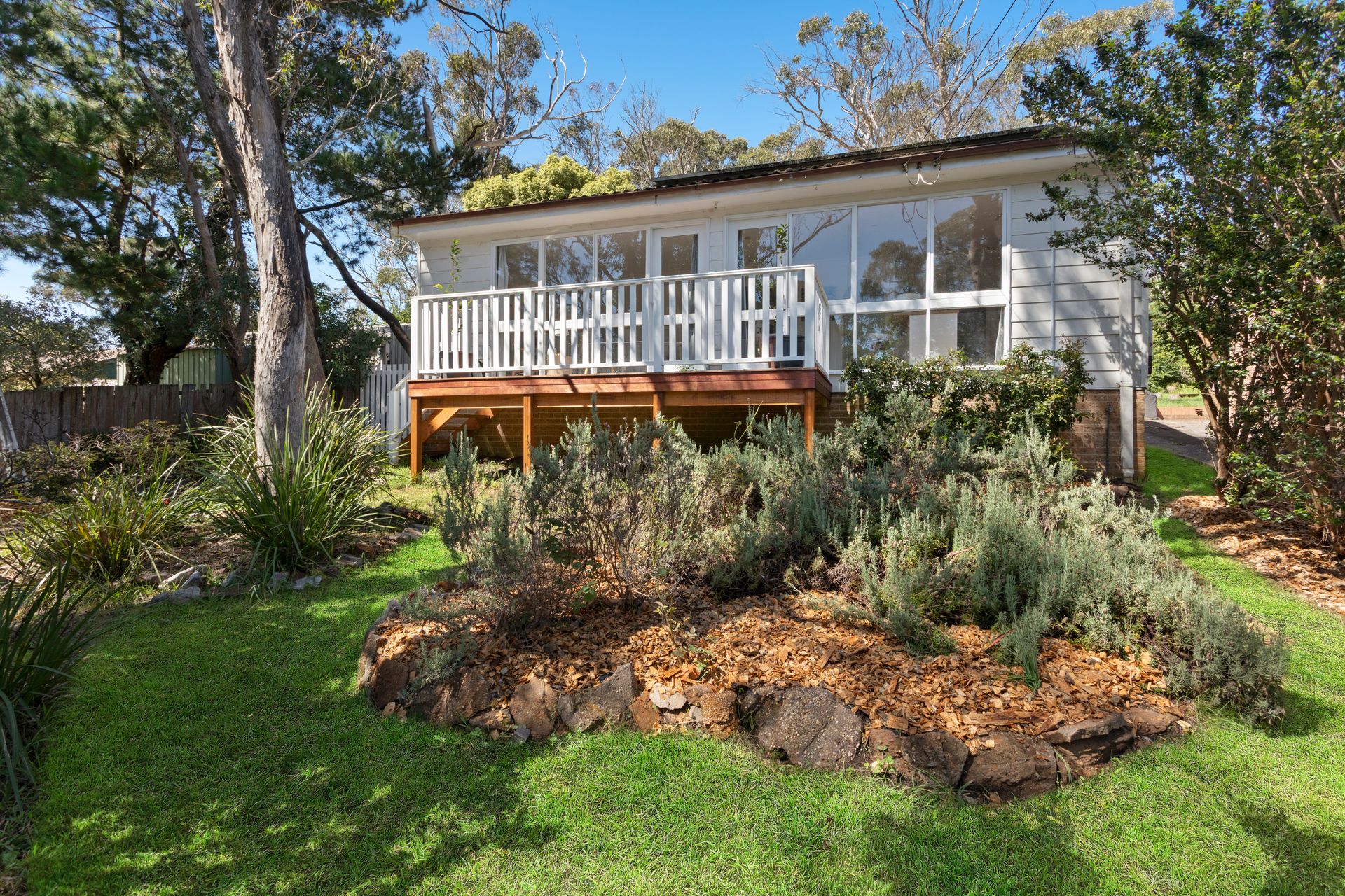 Light filled, north facing cottage in perfect location