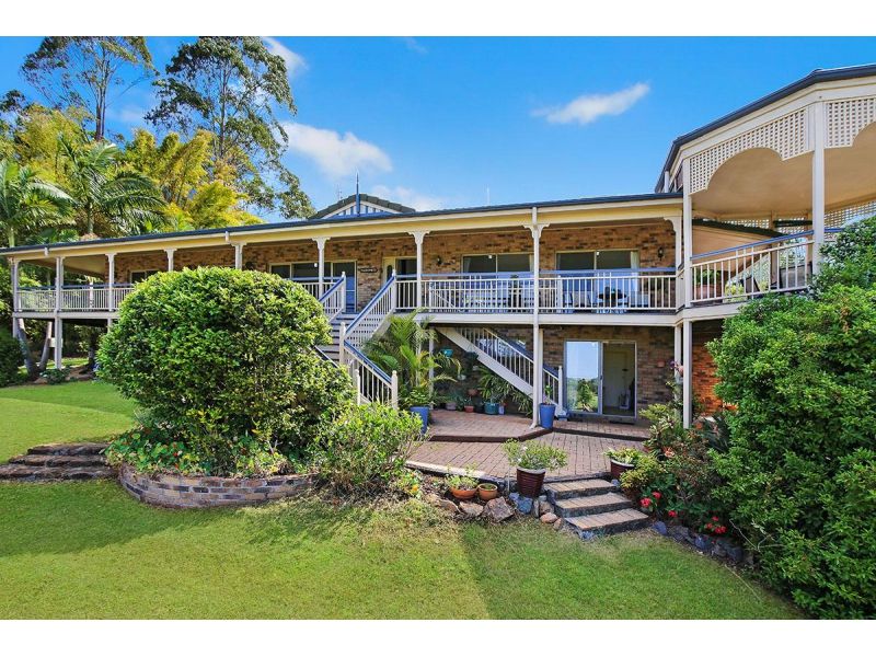 Enchanting Views, Unique and Spacious Residence in Prestigious Area of North Maleny