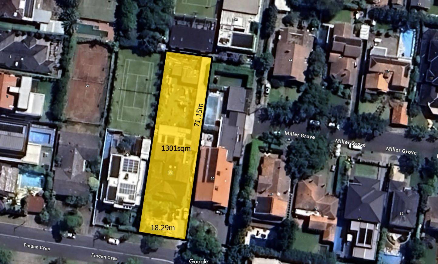 Great land with tennis court in Central Kew