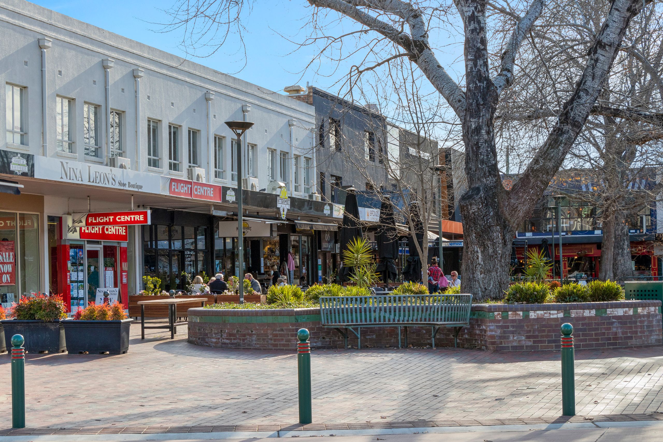 Renovated Top-Floor Apartment in the Heart of Kingston