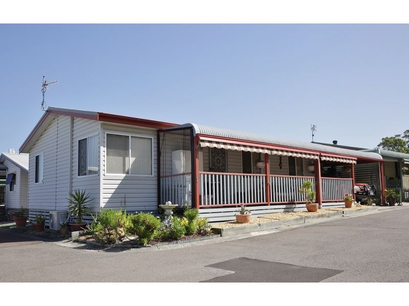 Lovely house on the corner - Manufactured Home in Bevington Shores Over 50's Lifestyle Village on the Central Coast