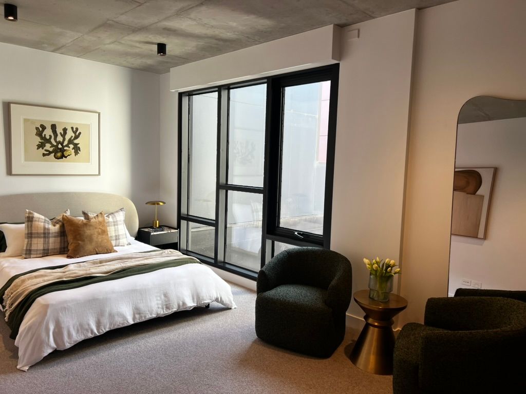 Modern city-fringe sanctuary with luxurious design.