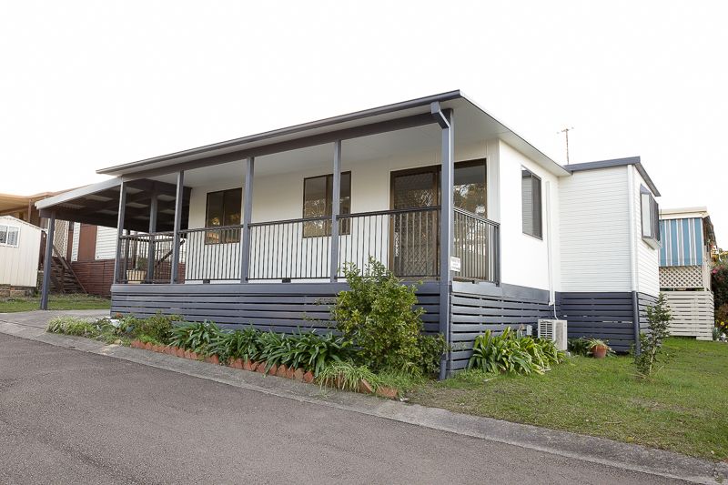 Lovingly Renovated Like-new Mobile Home in Bevington Shores Over 50's Lifestyle Village on the Central Coast