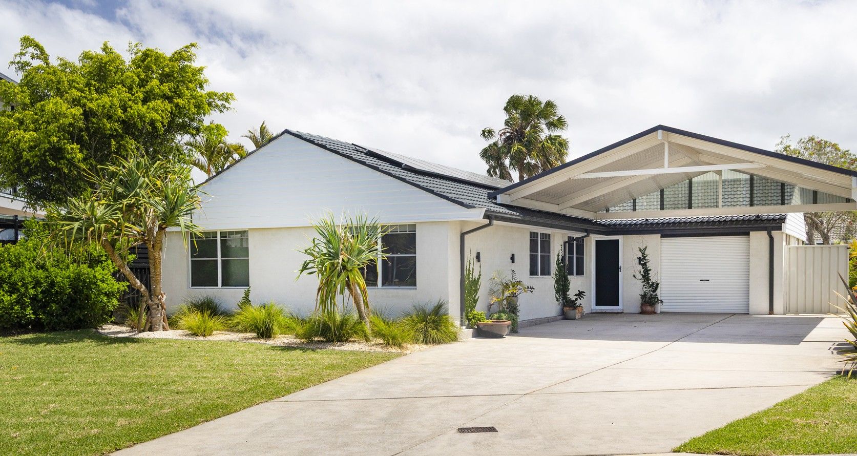 Coastal design perfection-Live/Holiday in paradise!