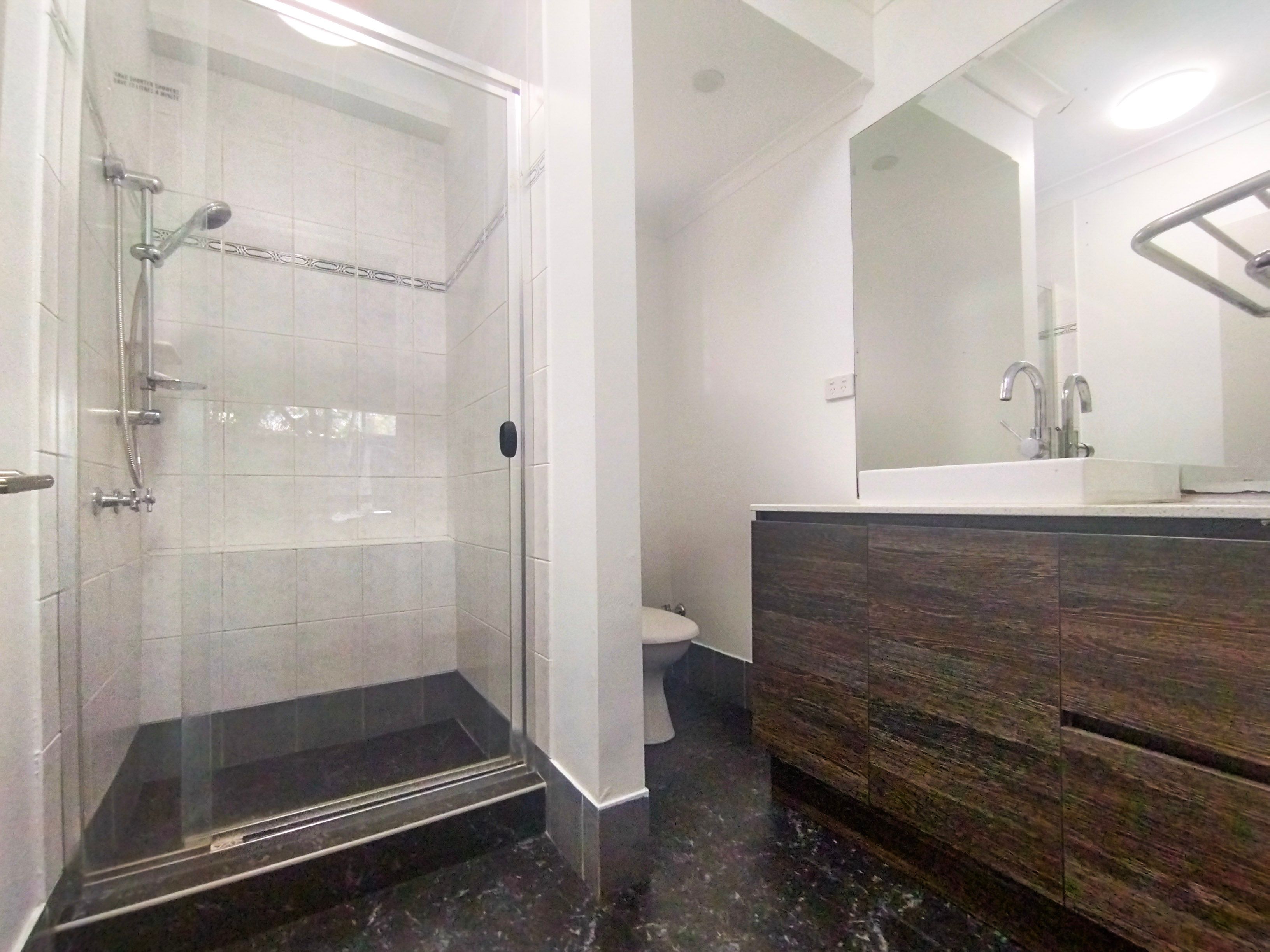 Prime Southport Location | Walk to Schools Hospital Griffith&Bench | Dual Living