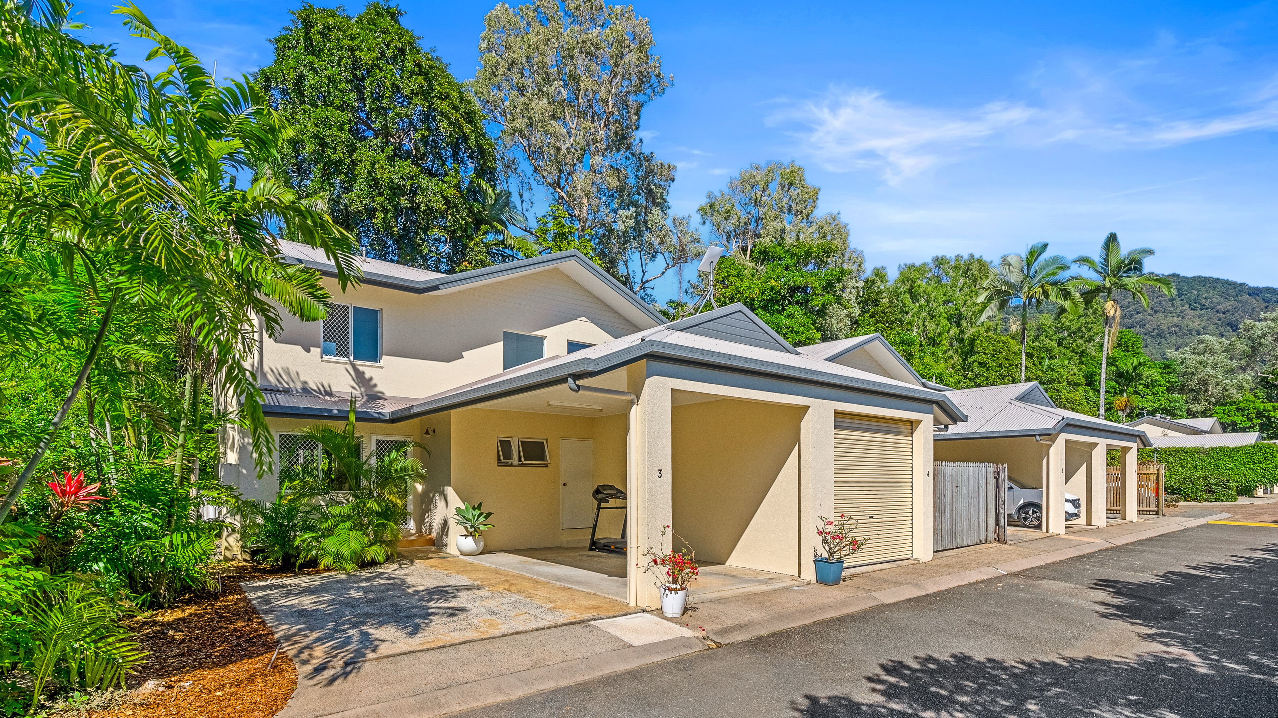 Stunning Townhouse by private viewings only