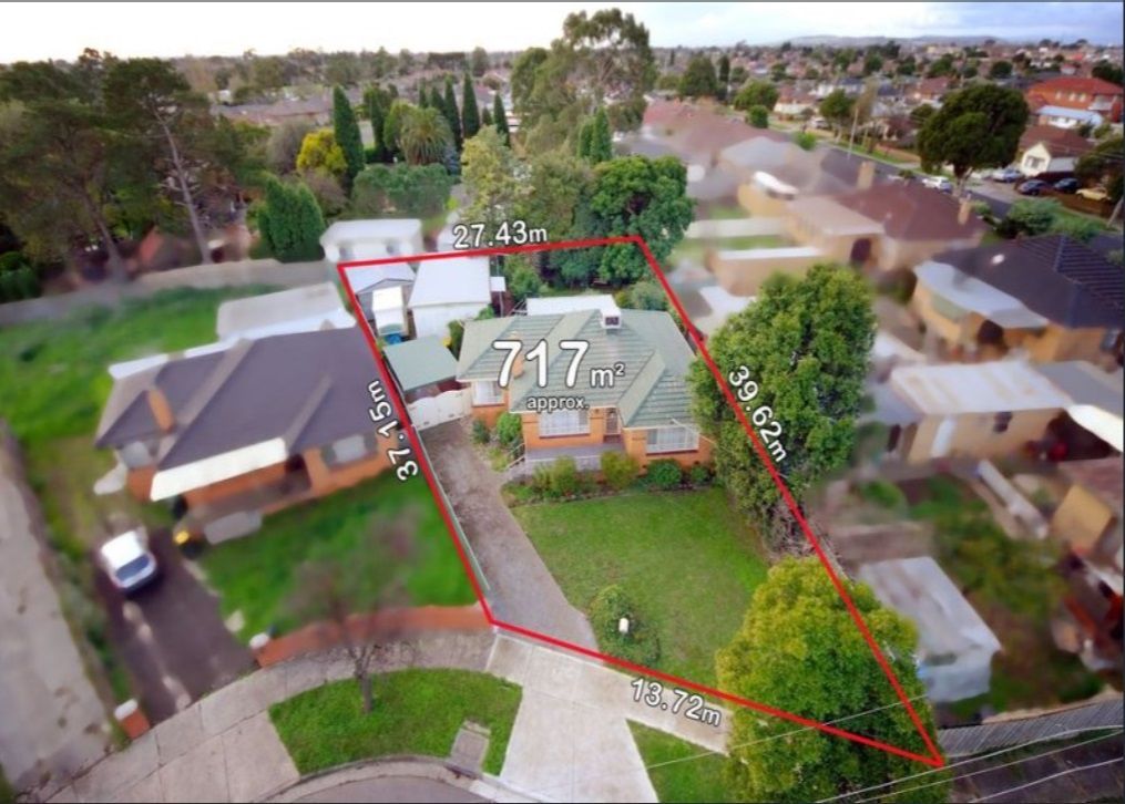 Rare 3 Bedroom House + 2 Bedroom Granny Flat (DPU) - 717sq - Location, Location, Location - THOMASTOWN - Dependent Persons Unit (DPU) - MAKE AN OFFER