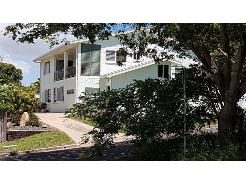Magnificent views over Townsville from the large balcony