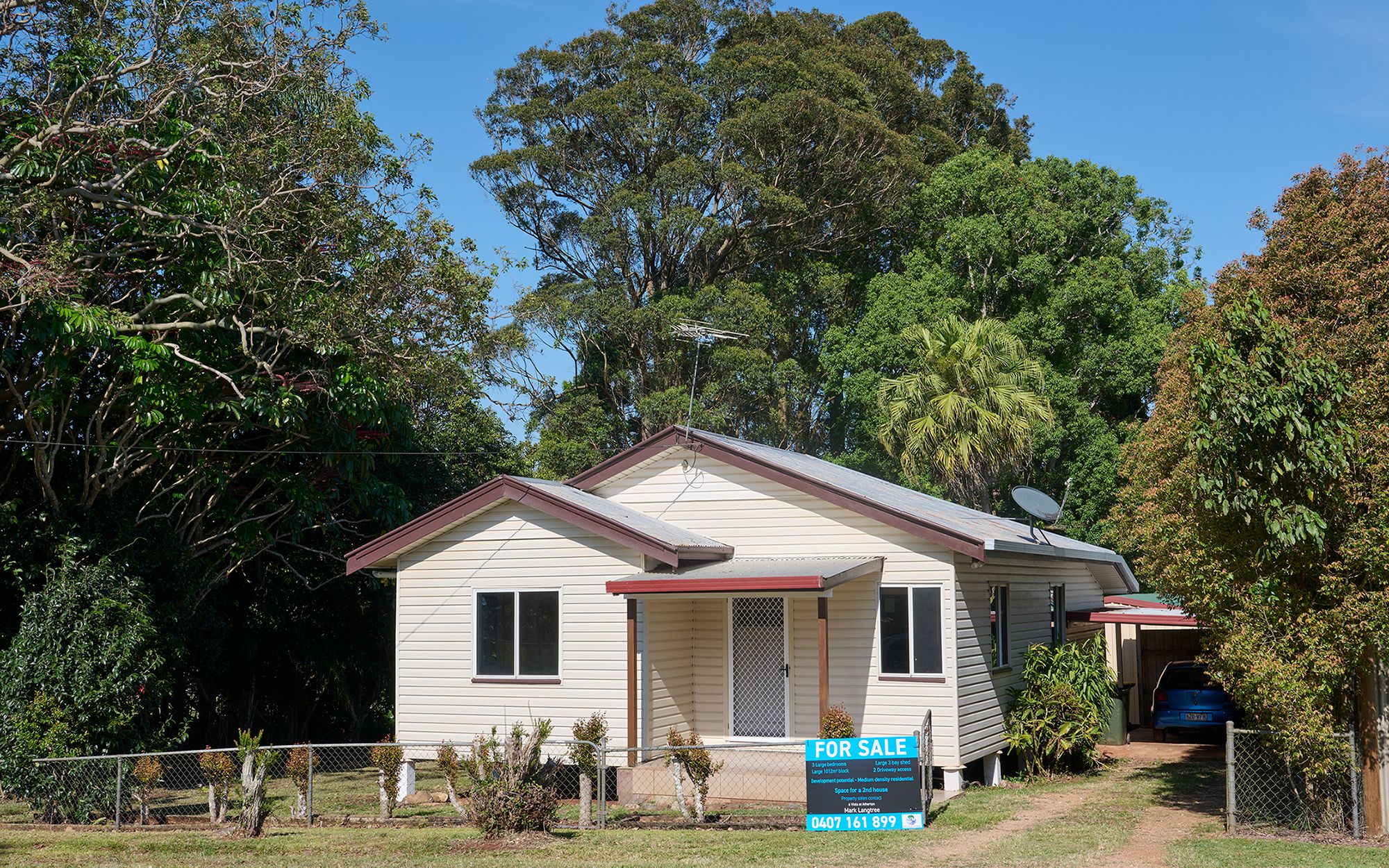 3 Bedroom House, Large Shed & Large Block for under 400K