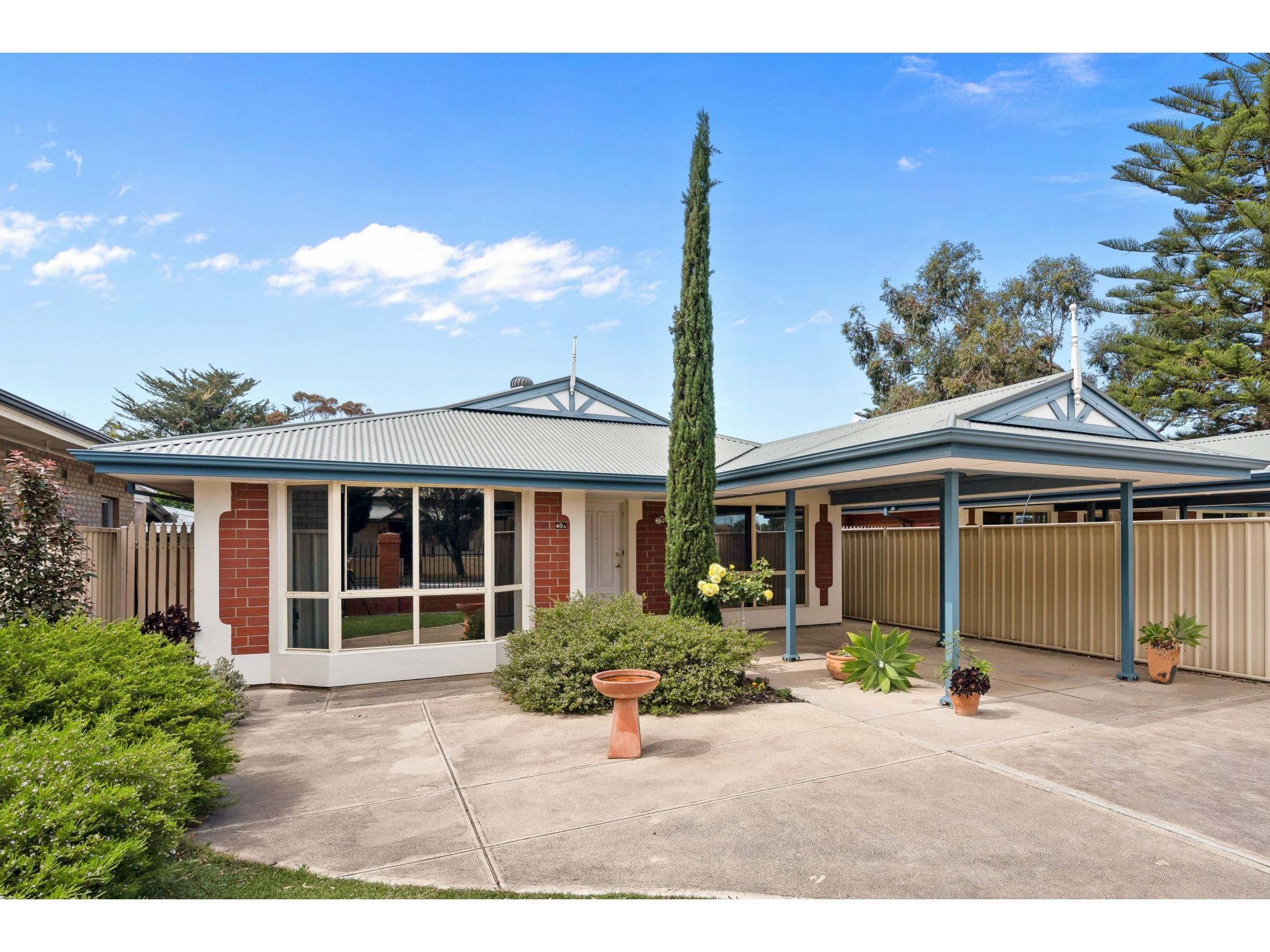 Big house ! Big block ! Immaculate presentation!