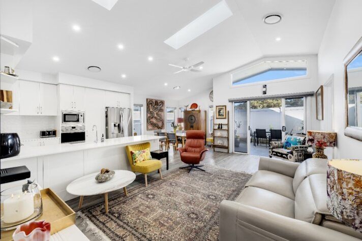 SPECTACULAR SOUTH WEST ROCKS - LIVE IN PARADISE