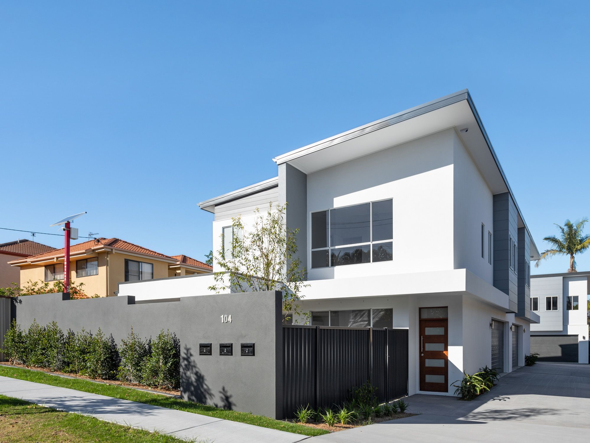 BRAND NEW TOWNHOUSE DEVELOPMENT WITH LUXURIOUS FINISHES