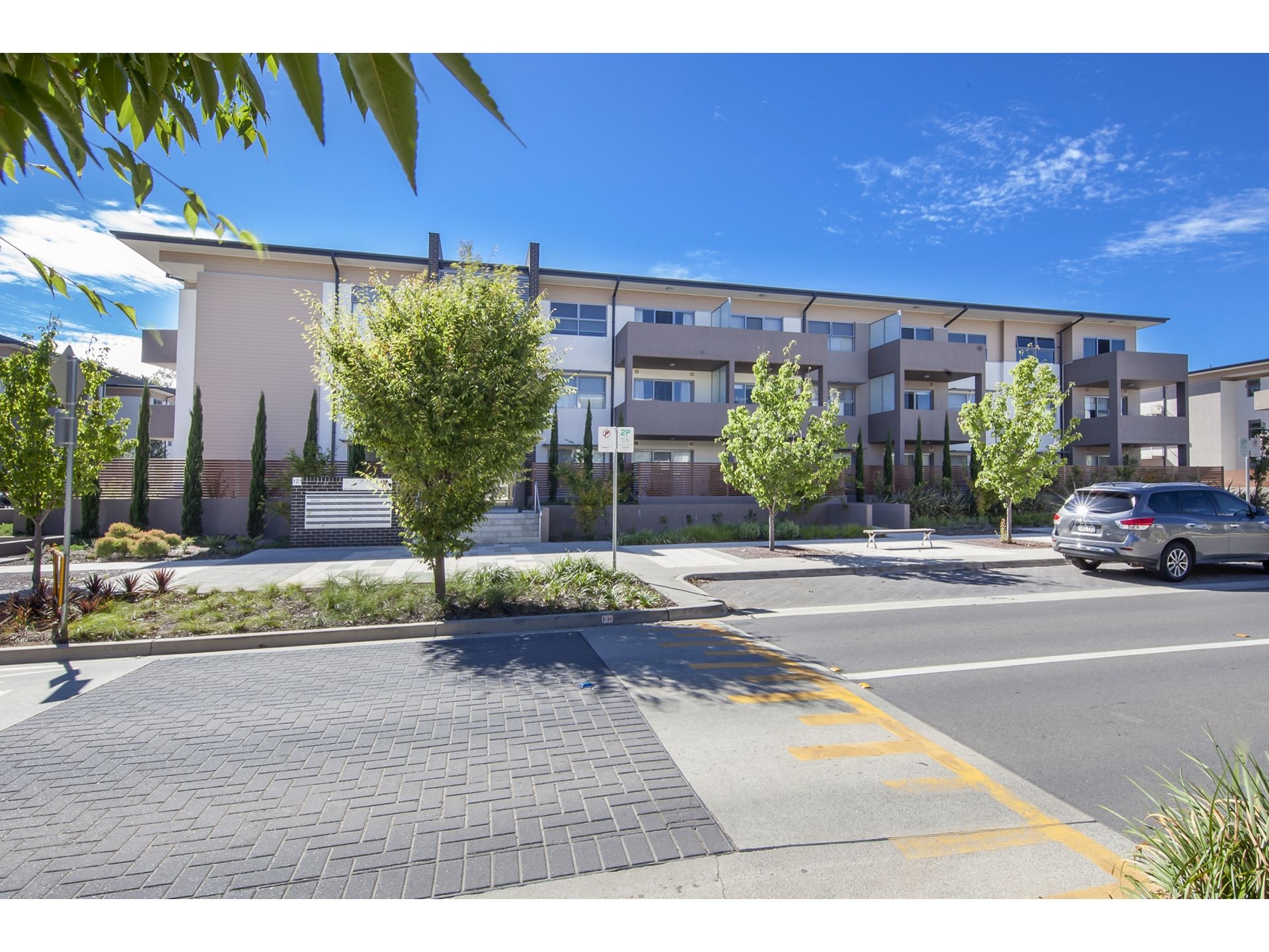 Exceptional top floor apartment in premium location