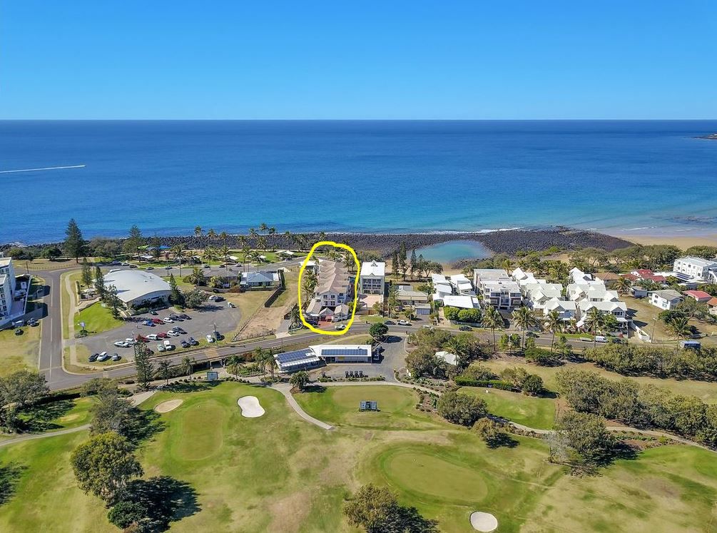 Beachfront Apartment - Direct beach access / Ocean views