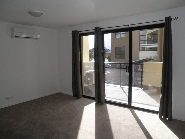 $249,950 46/40 Swain Street, Gungahlin ACT 2912 Apartment size: 57.2 m² approx. GREAT Opportunity in Town Center