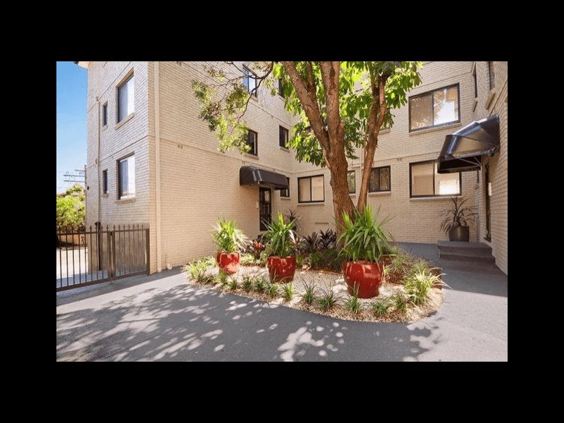 UNIT 5/94 Alice Street, Newtown, NSW 2042, Studio apartment with lock-up garage.