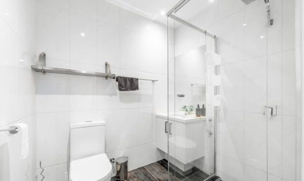 For sale close walk to CBD and bay street cafes