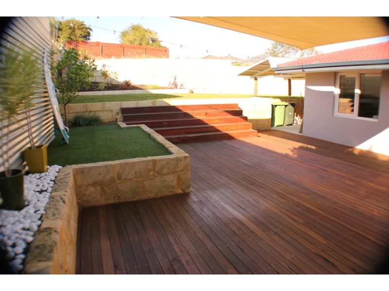 ENTERTAINER'S RETREAT …..