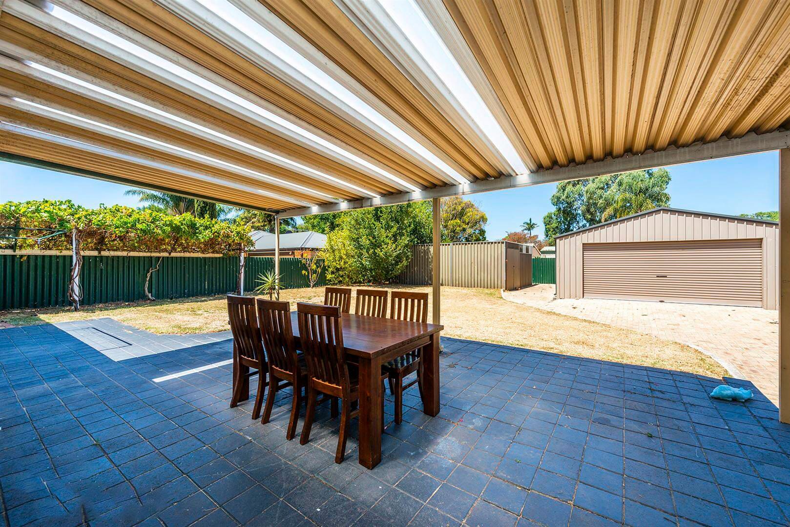 HUGE BLOCK - 2 x LARGE SHEDS - GREAT INVESTMENT PROPERTY