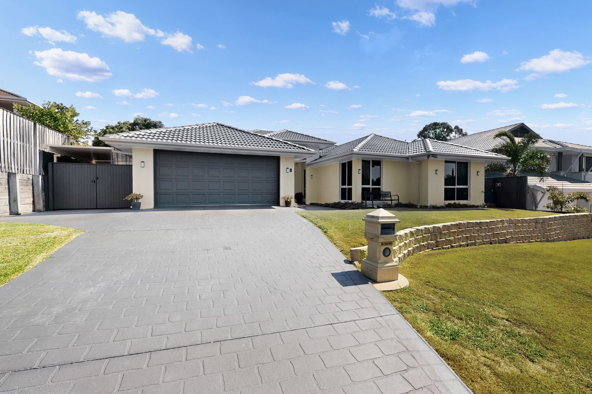 Welcome to 8 Hampstead Outlook, Murrumba Downs