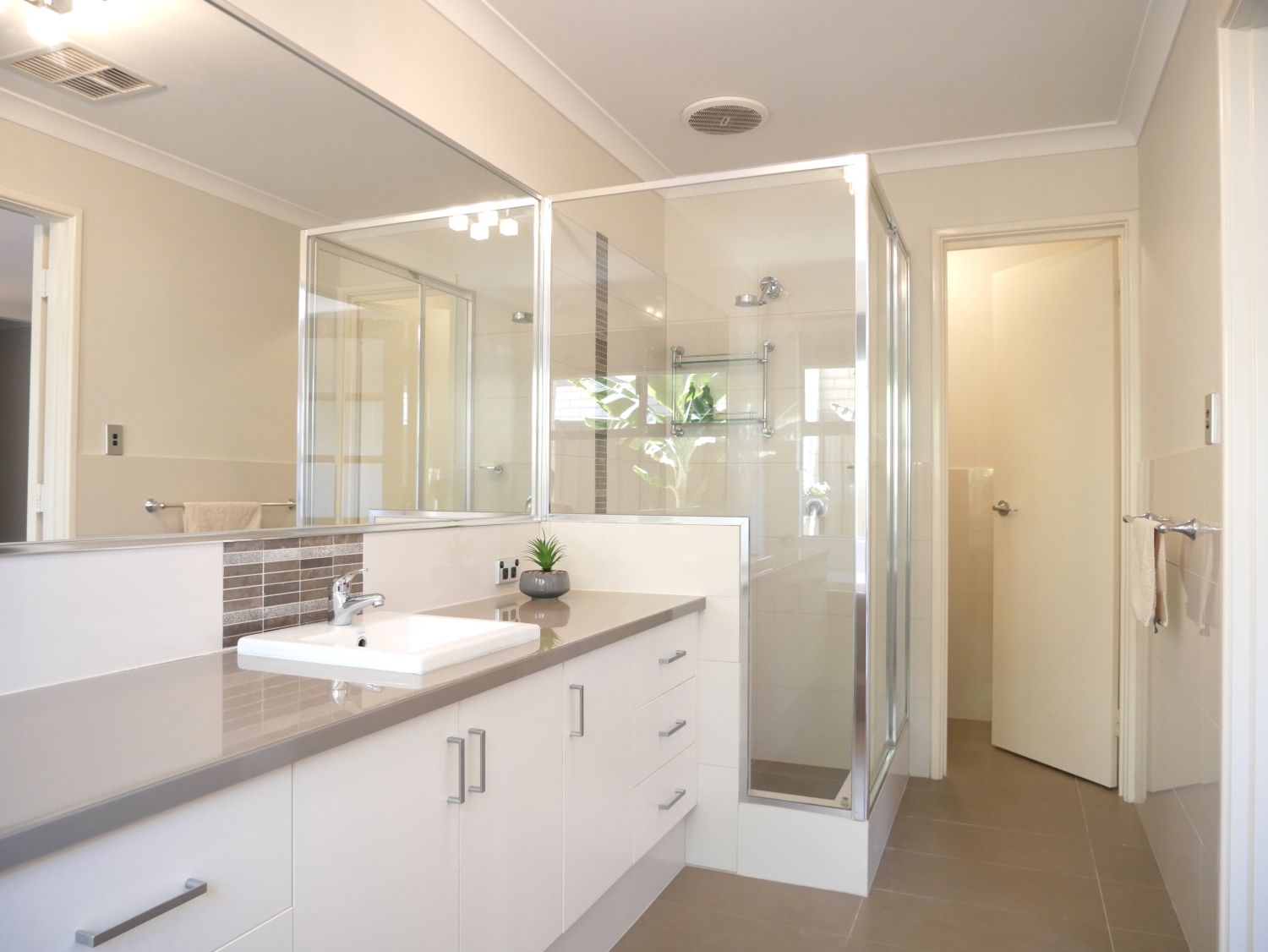 FURNISHED HOME OPTION, just pack your bags