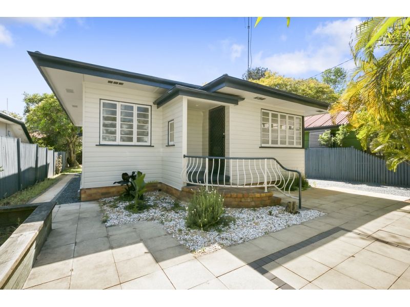 Southport Renovated Cottage - Tenanted & Ready To Go!