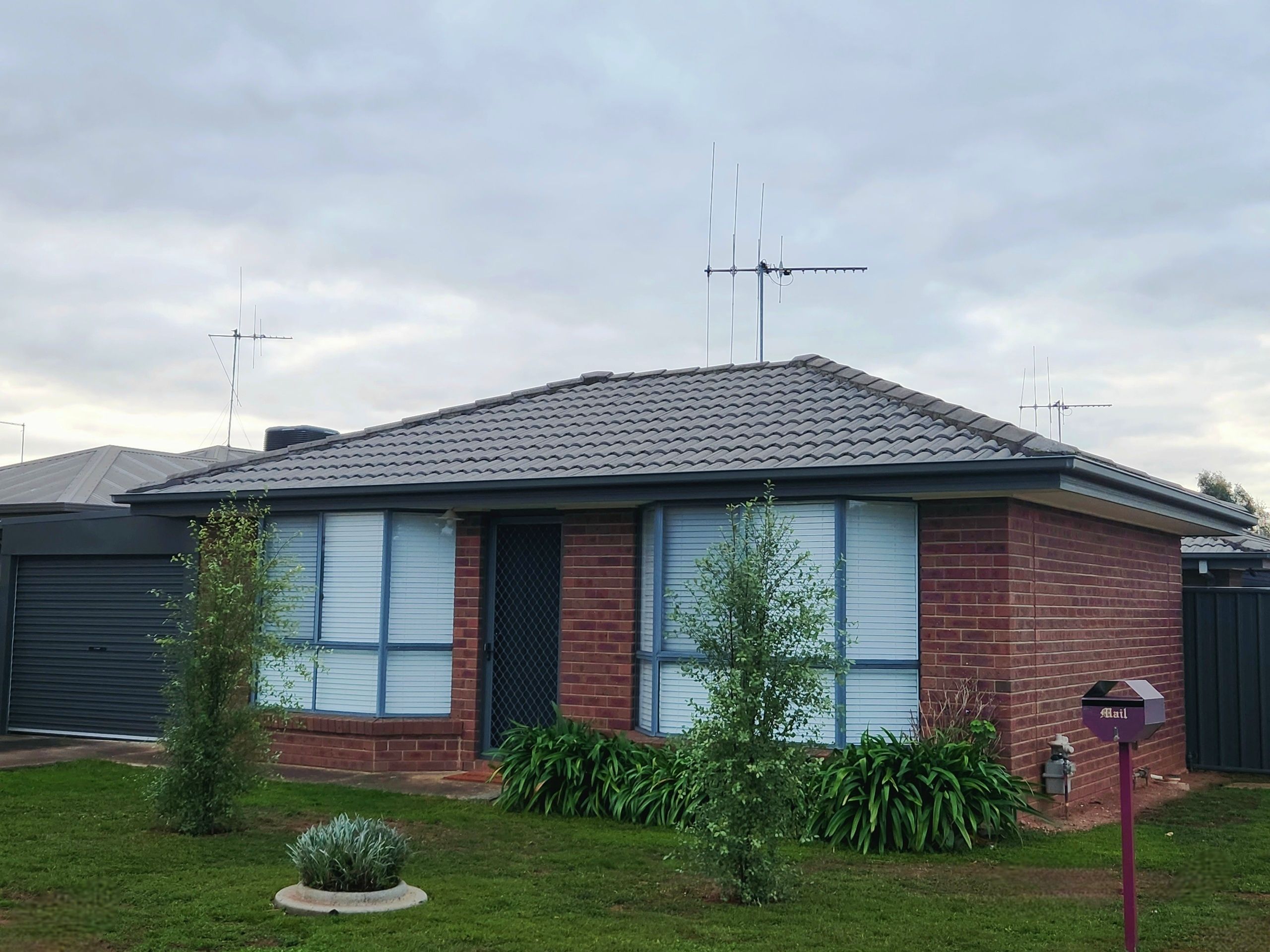 MOVE STRAIGHT IN OR READY TO BE TENANTED