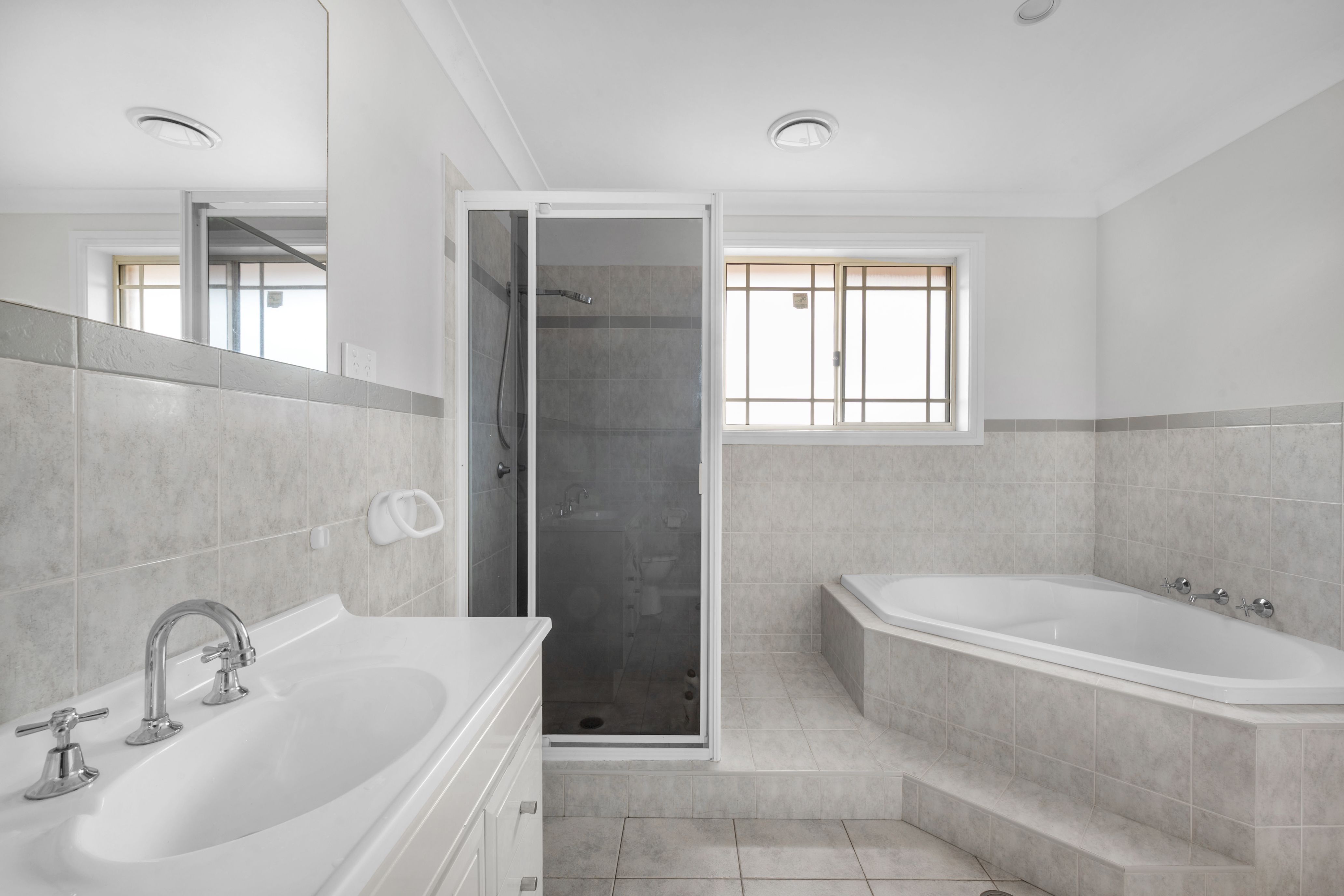 Prime East Corrimal Location, Coastal Living Townhouse