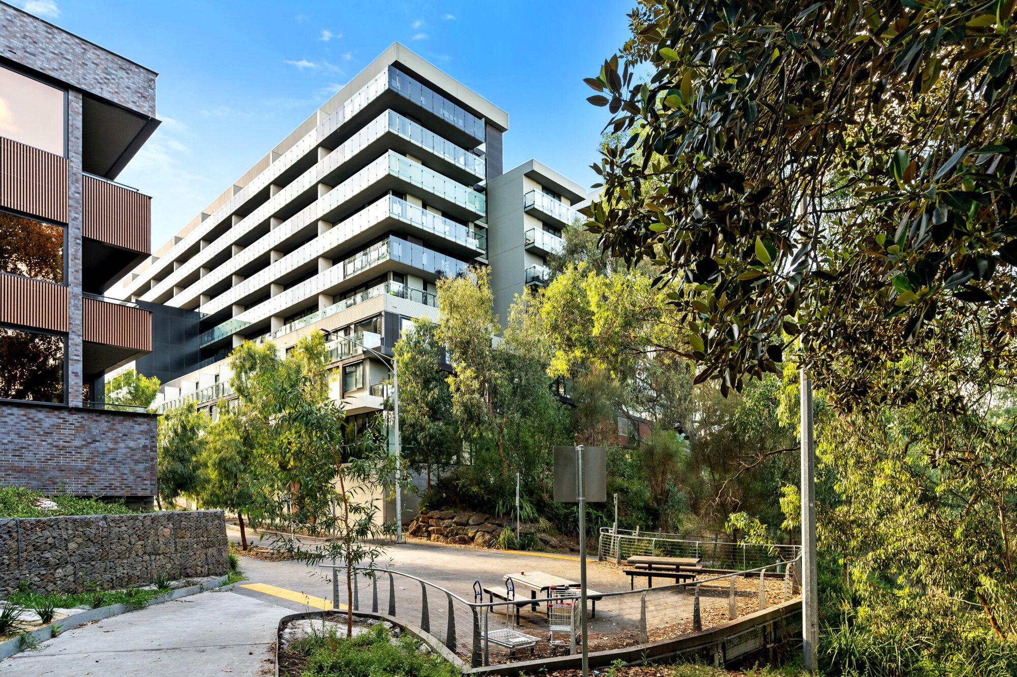 LUXURY LIVING WITH RIVER AND CITY VIEWS