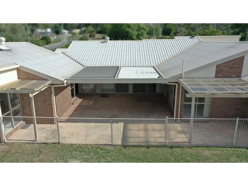 Sensational Family home and entertainer