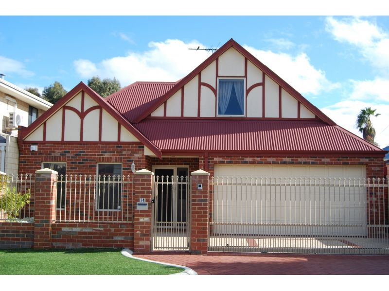 Conveniently located, low maintenance entertainer's home.