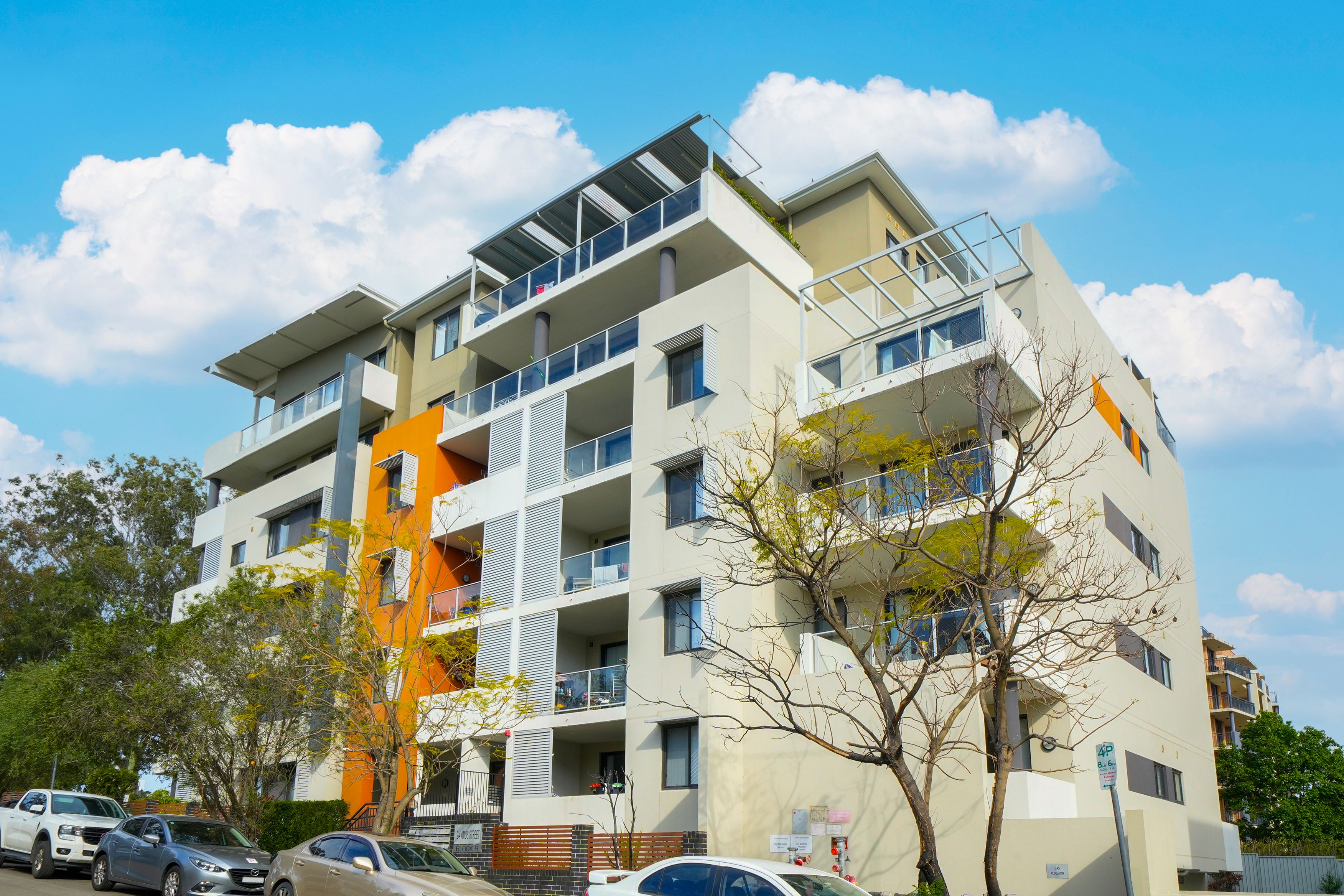 PARRAMATTA HIGH SCHOOL CATCHMENT - TOP FLOOR 2BD 2BTH 2CAR MODERN APARTMENT