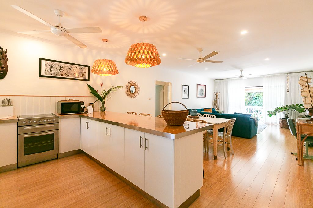 Beautifully renovated and spacious 2 bedroom apartment in the heart of Port Douglas
