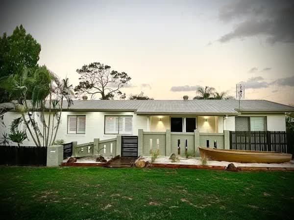 Harvey Bay Beach House Retreat. FLOOD FREE