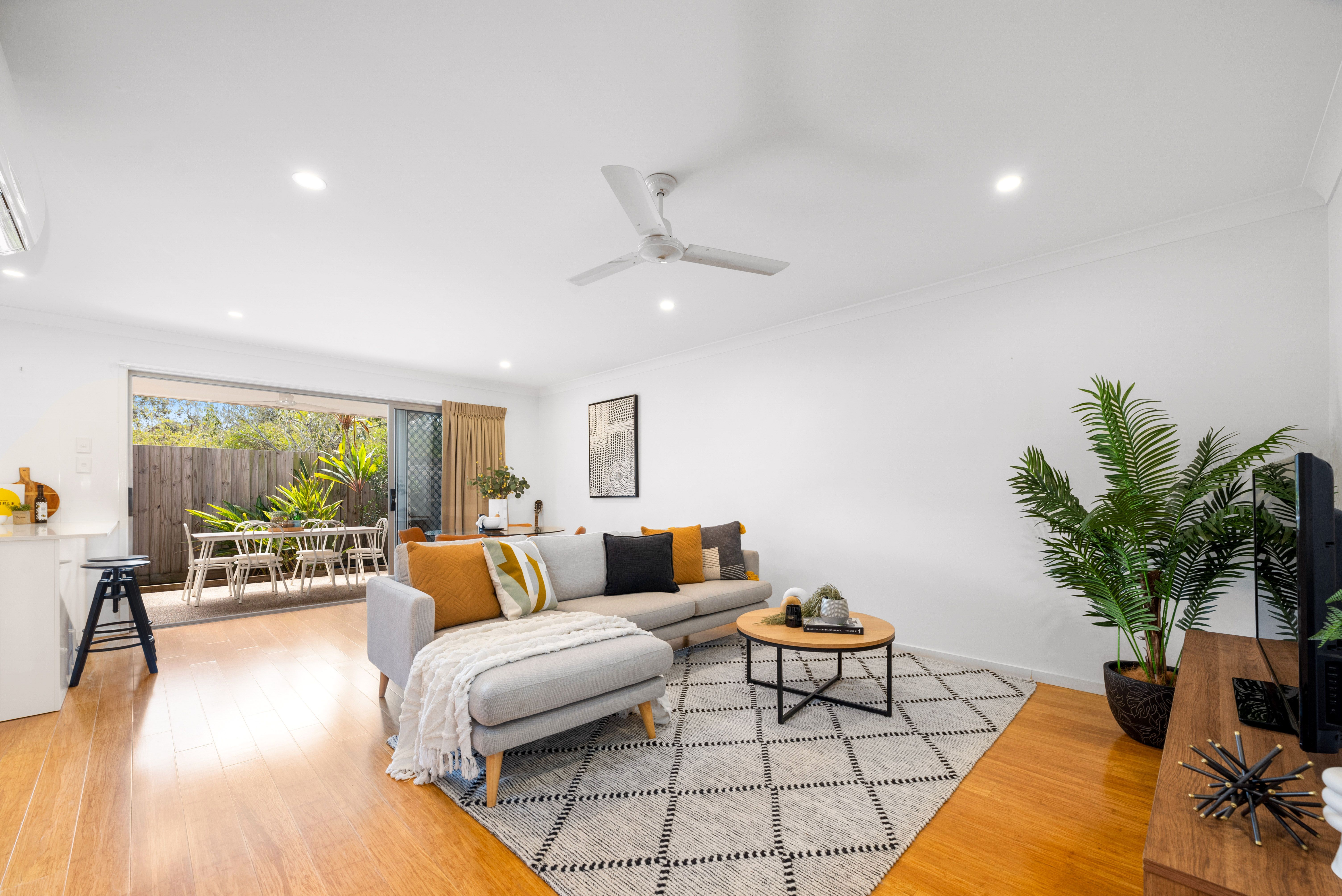 A RARE GEM: IMMACULATE TOWNHOUSE IN TOP SCHOOL CATCHMENT