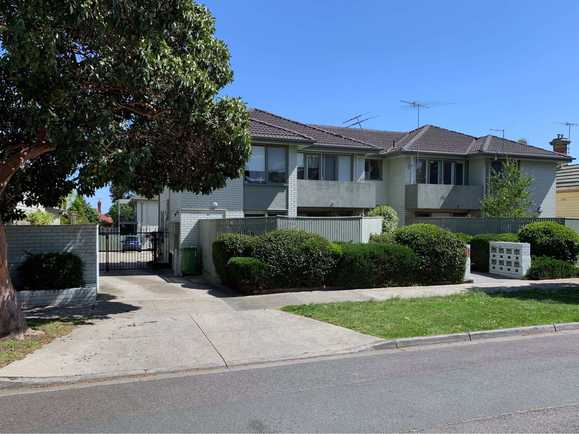 Ideally located, fully renovated, ground floor unit