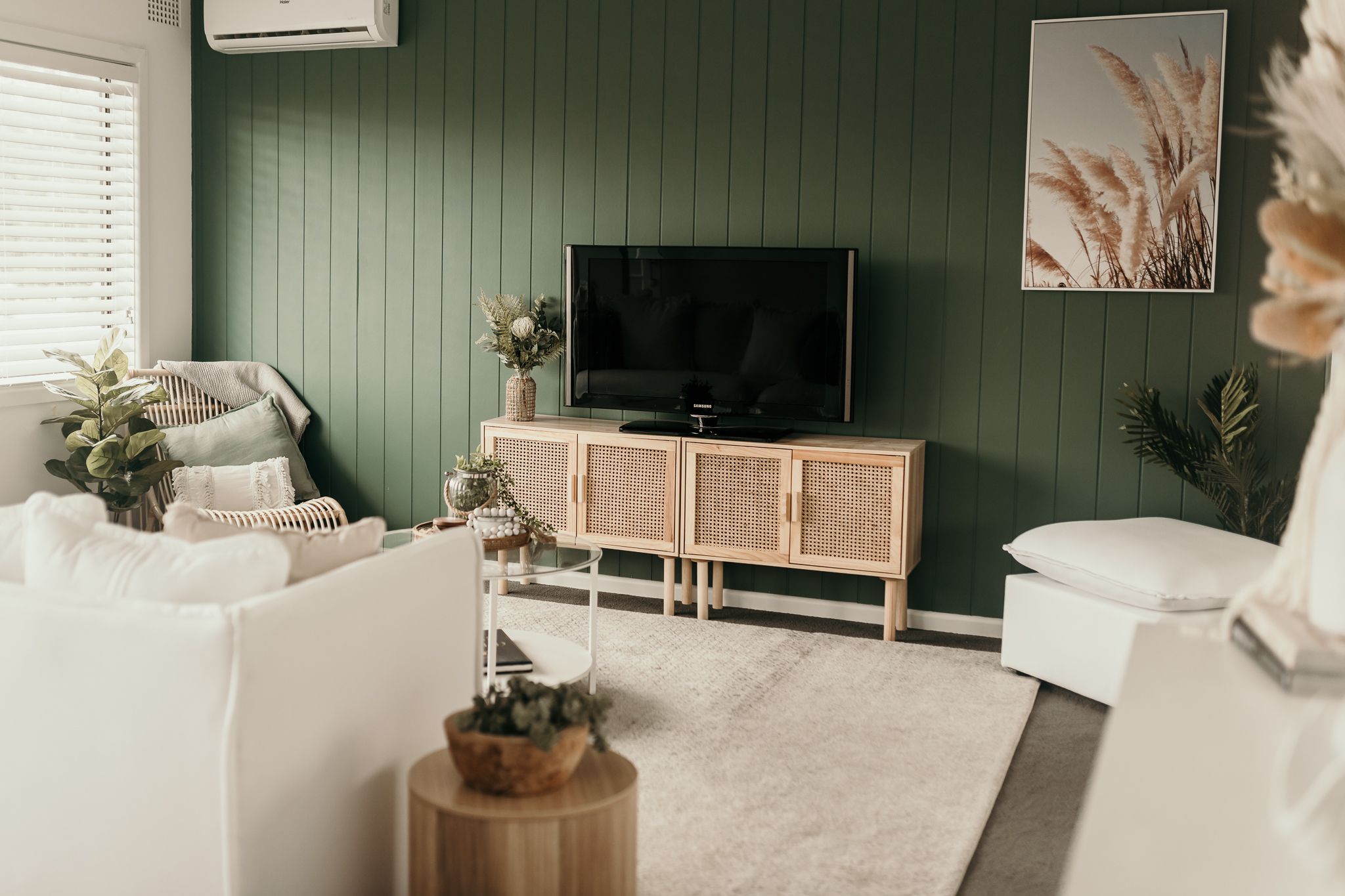 TOTALLY RENOVATED LARGE HOME WITH TWO LIVING AREAS, 9.5M DEEP GARAGE WITH WORKSHOP, OFFICE