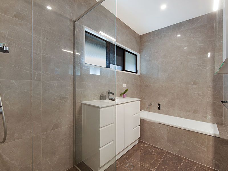 Designer Treetop Penthouse on Noosa Hill