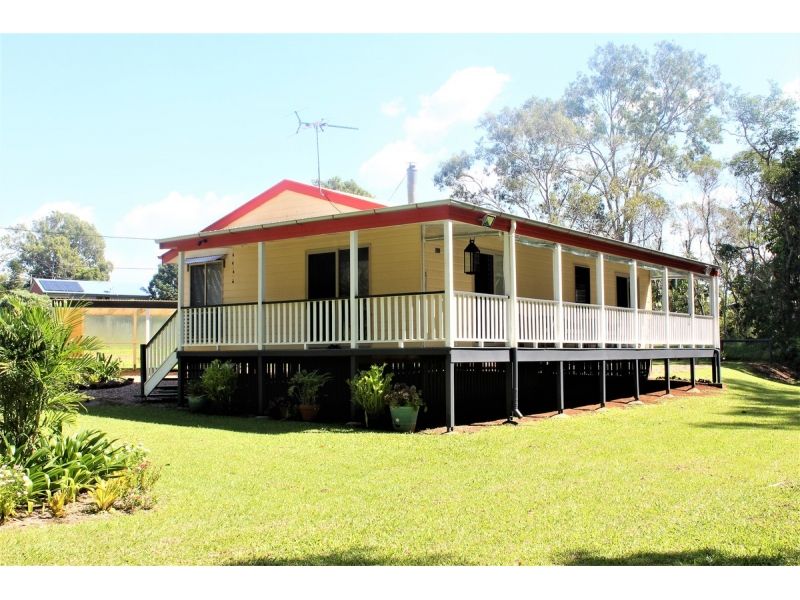 PRISTINE ISLAND HOME - BEAUTIFUL SETTING - STYLISHLY FURNISHED