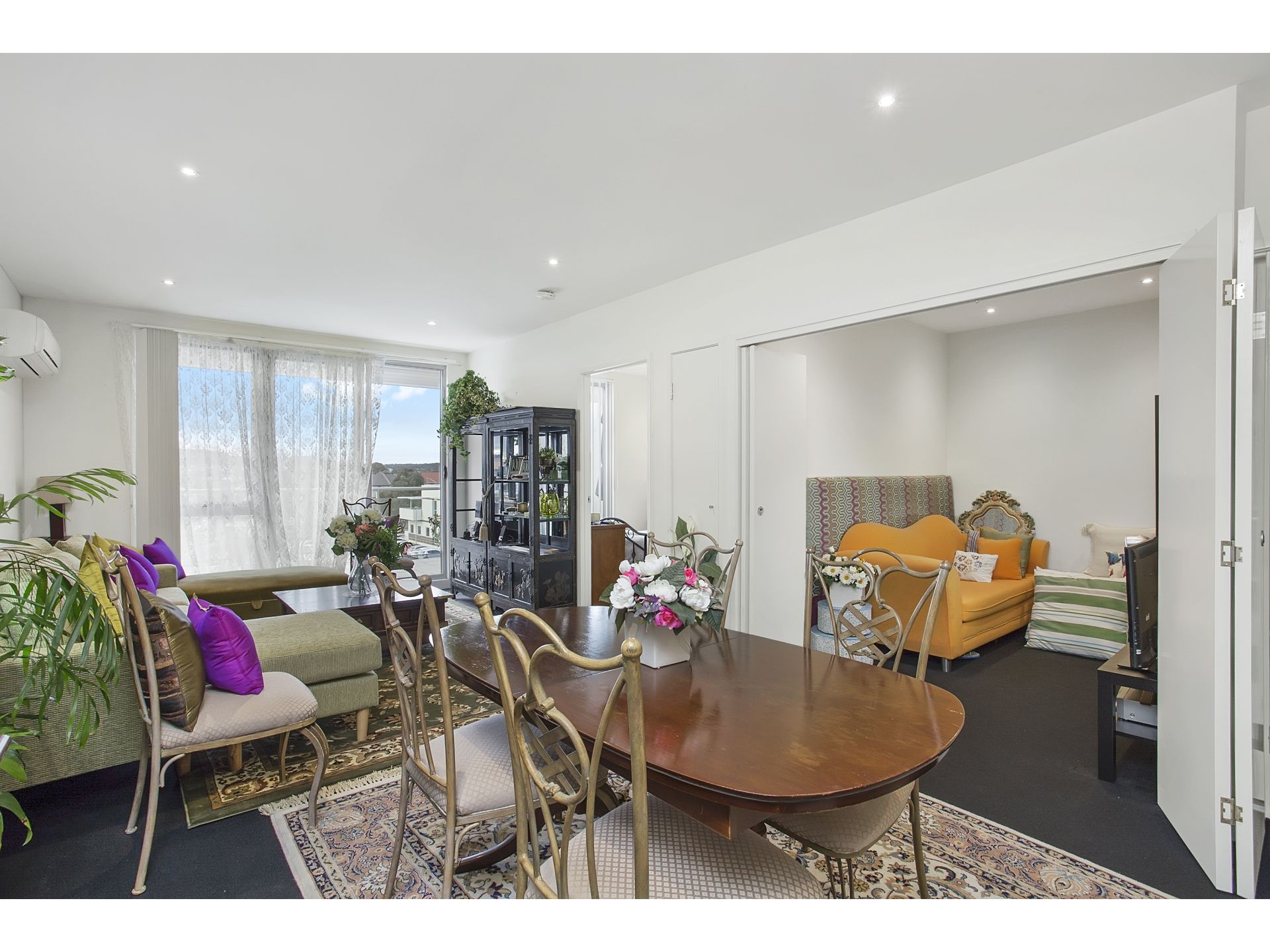 Beautiful and Spacious apartment located in Gungahlin Town Centre!