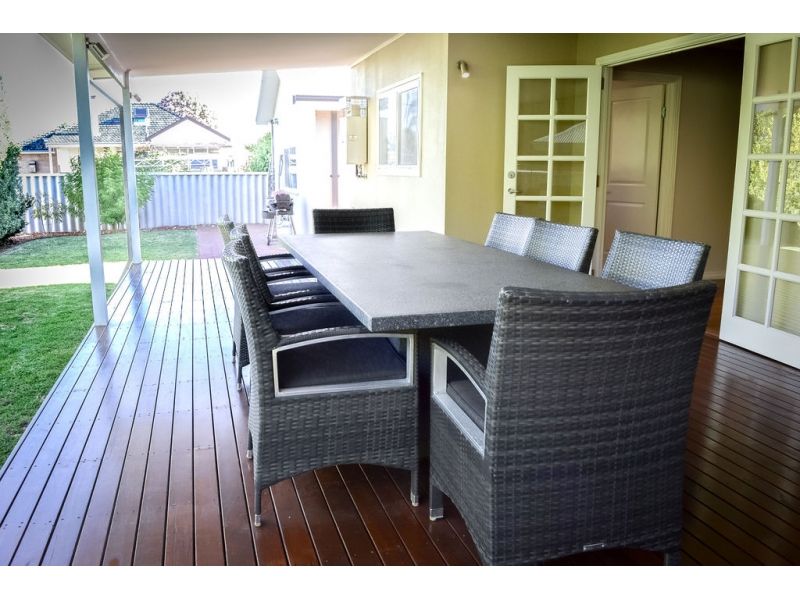 Premium home with all the extras and a giant workshop/shed