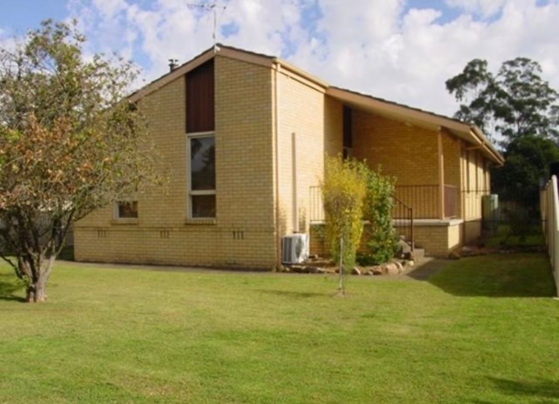 13 Waterhouse Ave Singleton NSW 2330