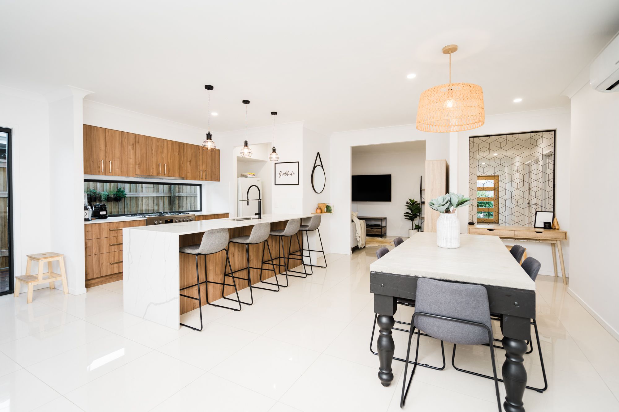 Stunning Low-set Newport Home