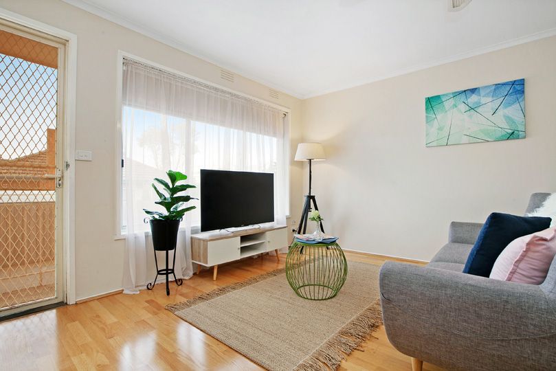 Solid Single Level In Reservoir Central