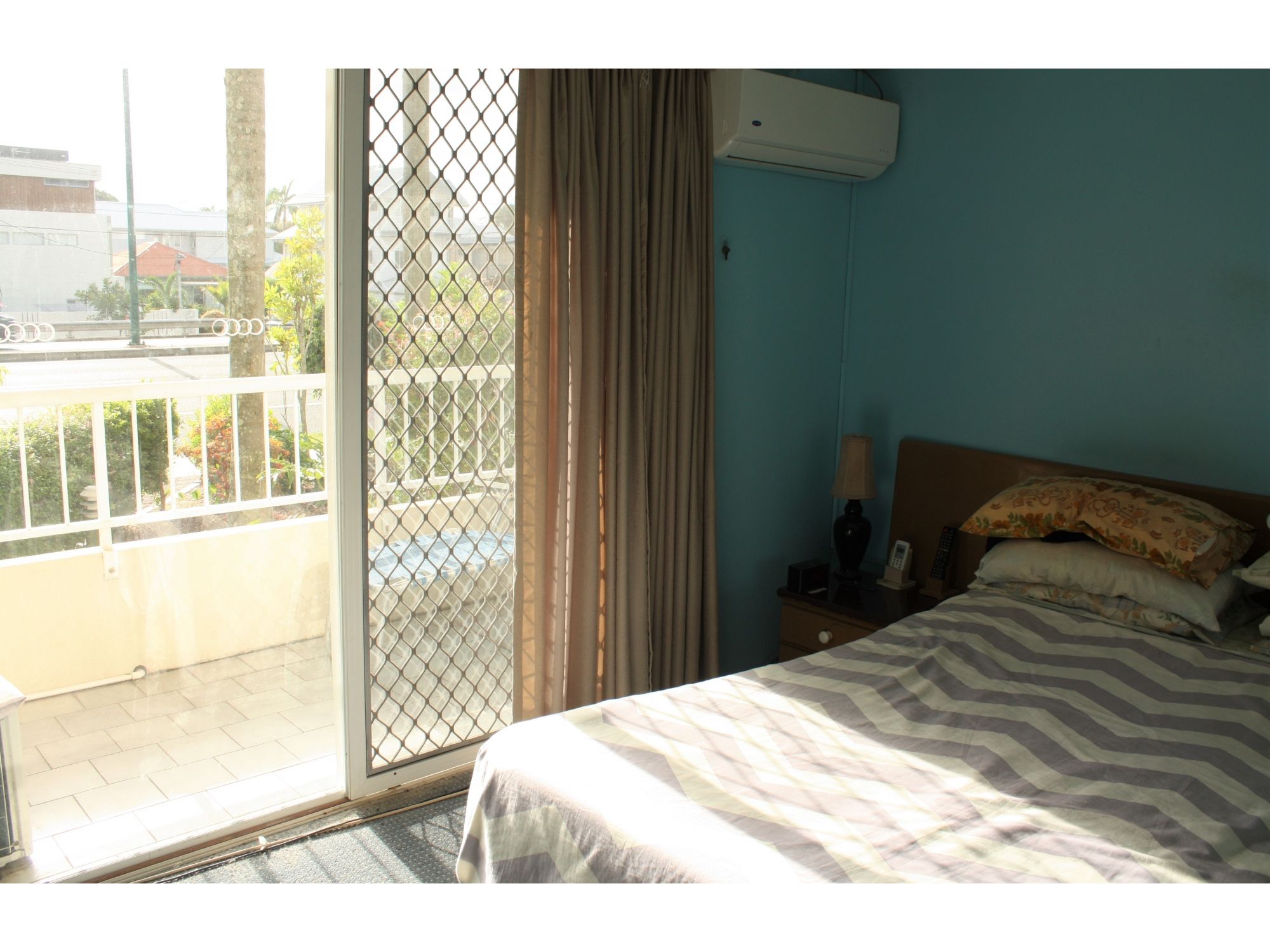 Anjxious Seller Ground Floor Apartment at beautiful Burleigh Heads