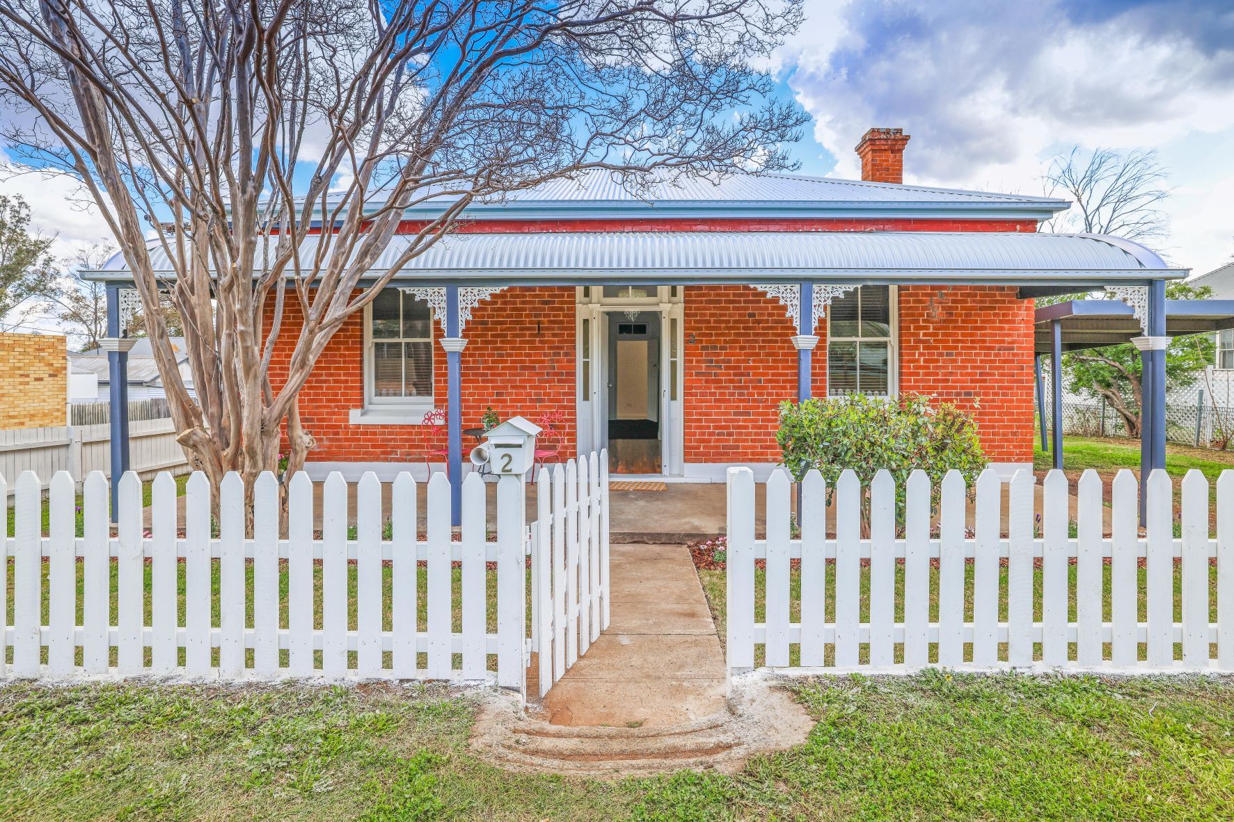 100 year old renovated cottage in Central North Tamworth