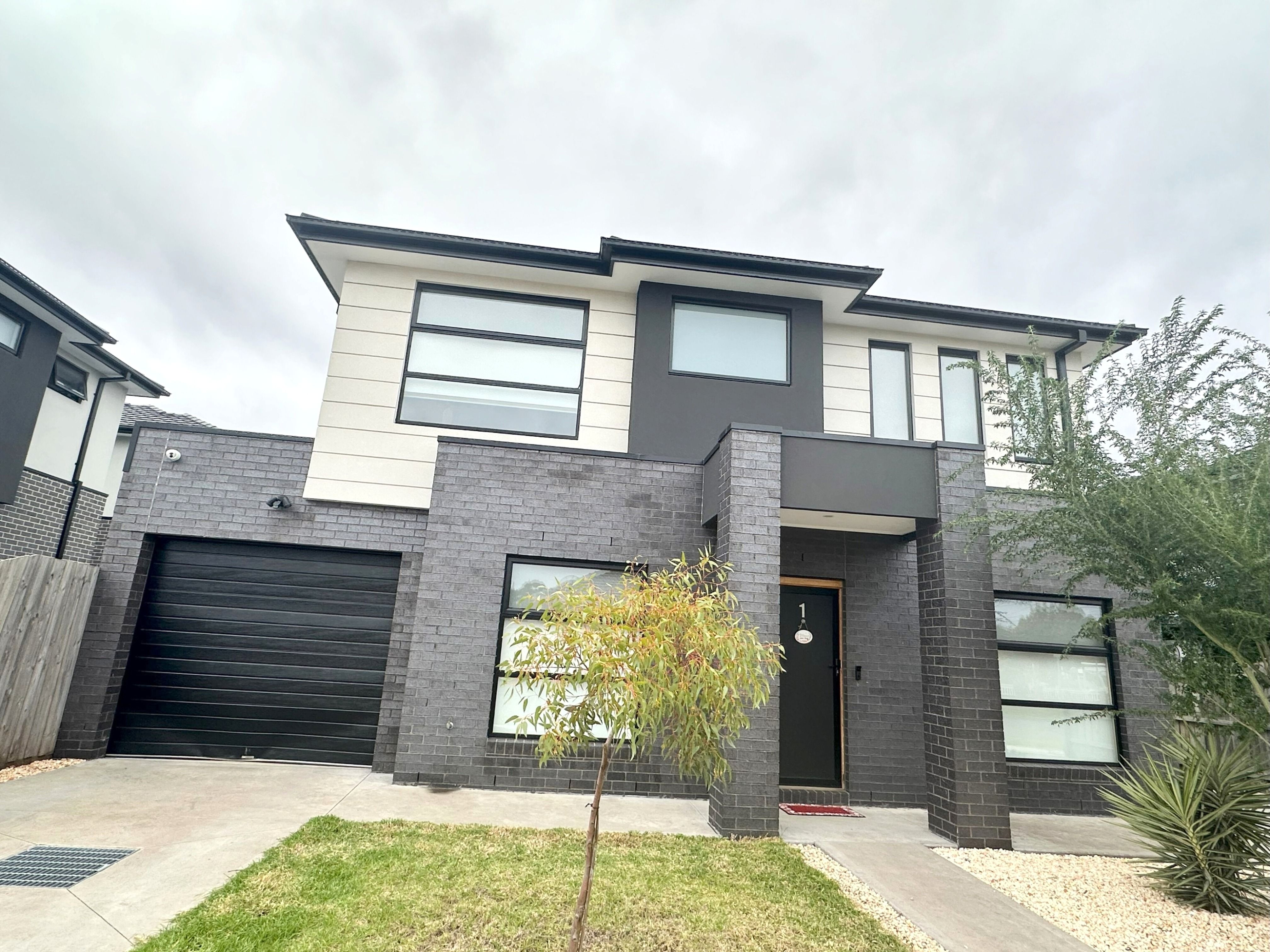 Modern 2-Storey Townhouse – Built 2022, Move-In Ready! INSPECTION BY APPOINTMENT