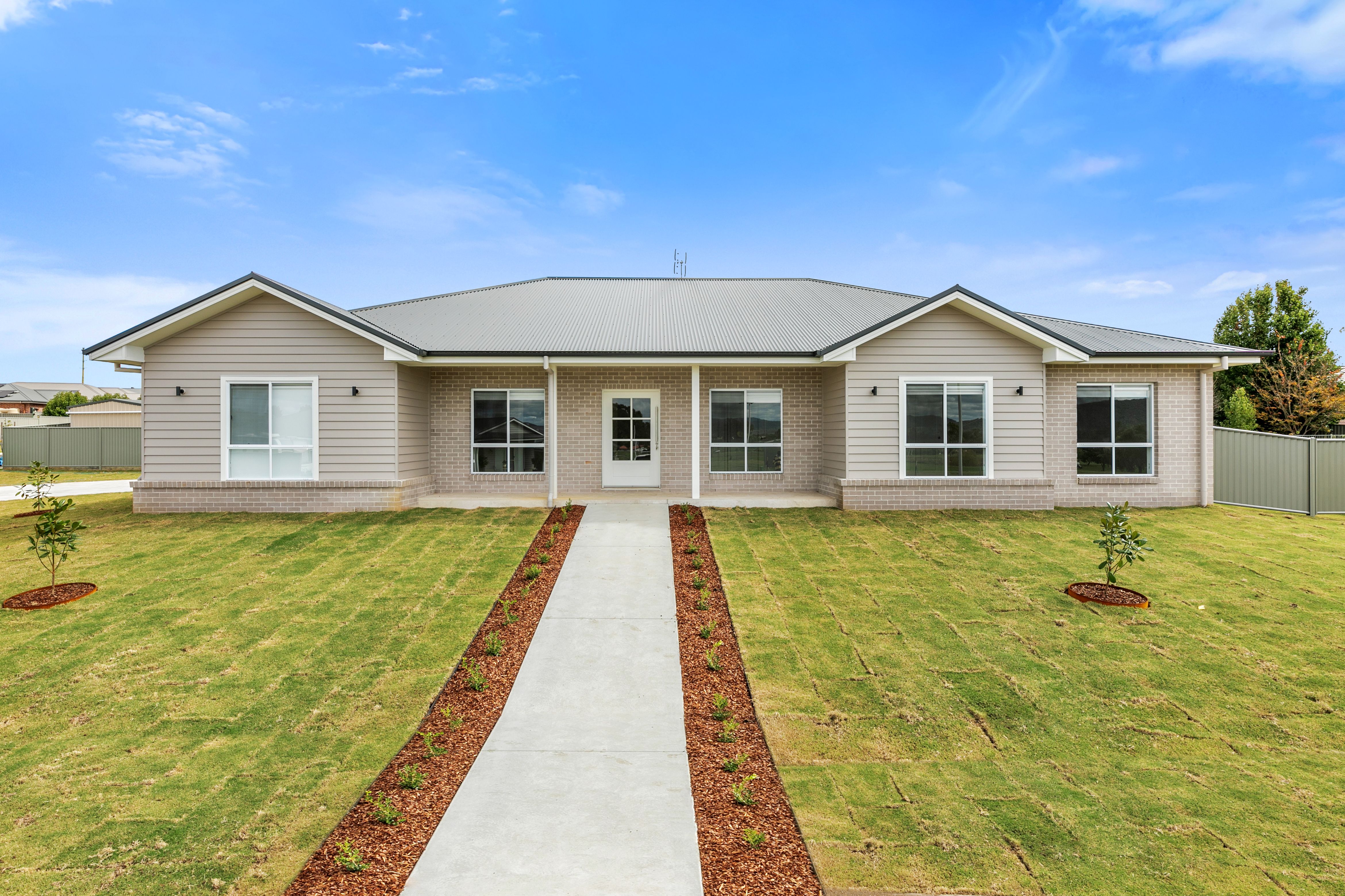 Country-Inspired Family Home in Exclusive Golf Course Estate