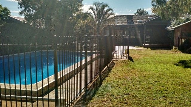 1122 sqm In MITCHAM - Lovely family home or Demolish