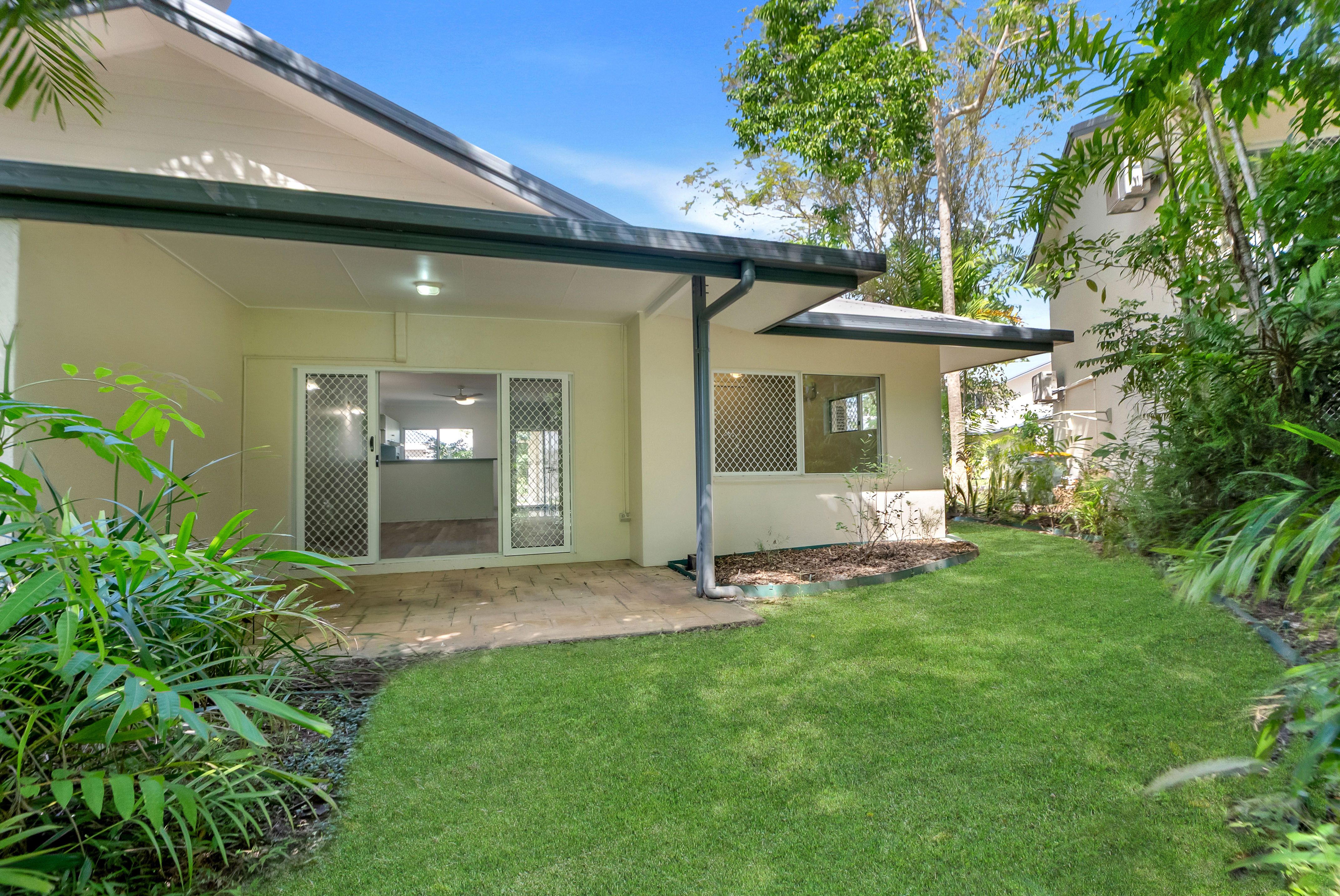 Tranquil Villa Living in a Quiet Complex – Vacant and Ready to Move In